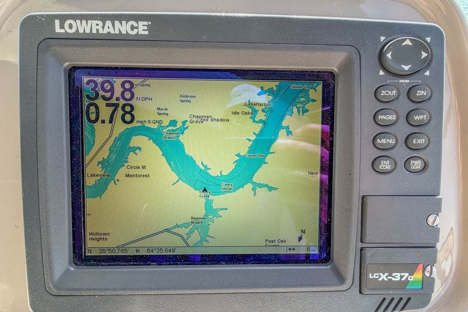 2005 Cruisers Yachts 370 Express - Photo 24