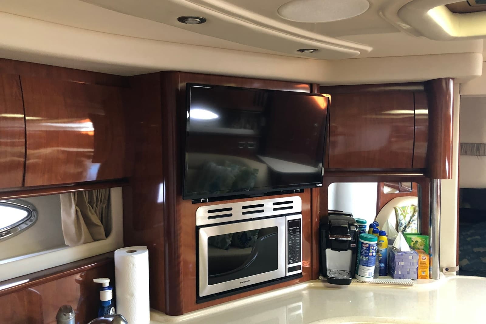 2004 Sea Ray 420 Sundancer - Photo 24