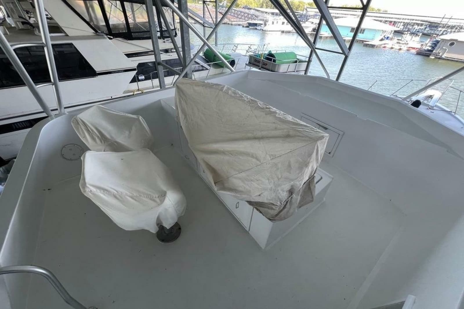 1976 Hatteras 53 Convertible - Photo 5