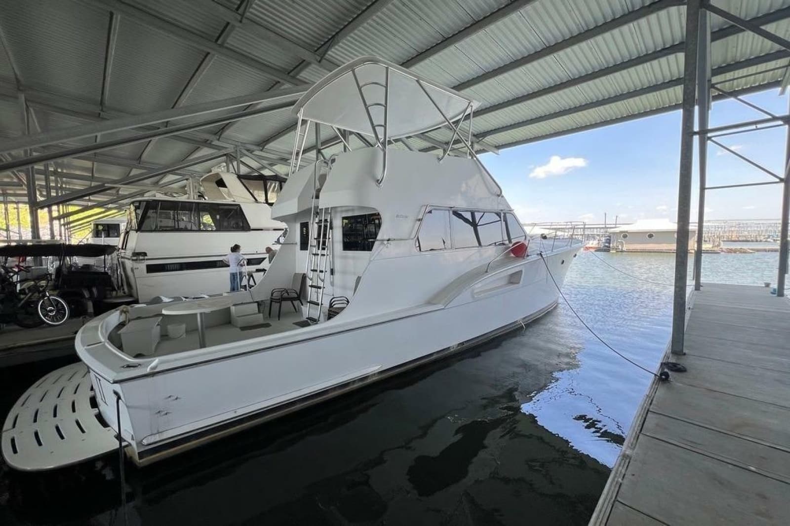 1976 Hatteras 53 Convertible - Photo 10