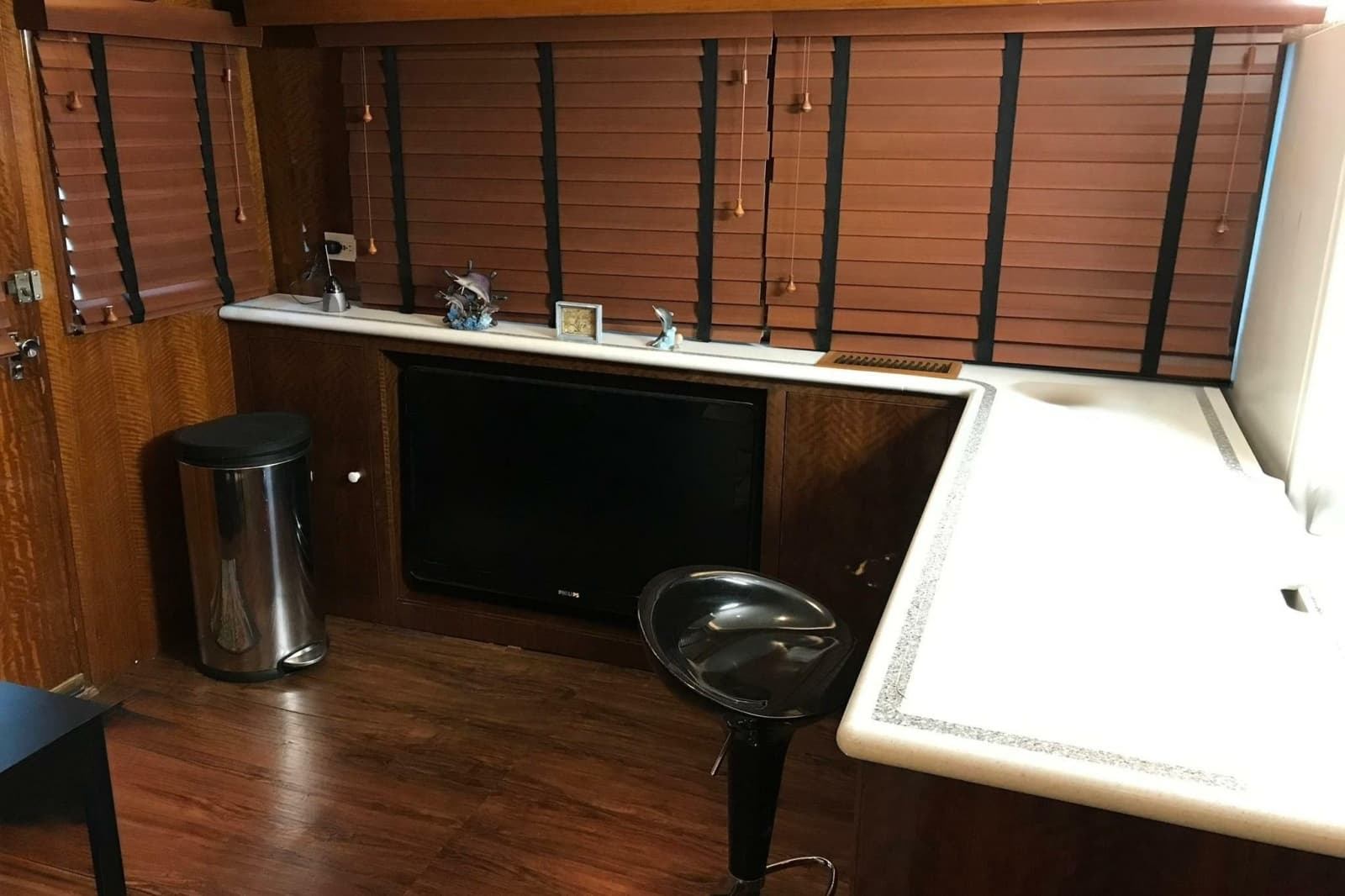 1976 Hatteras 53 Convertible - Photo 18