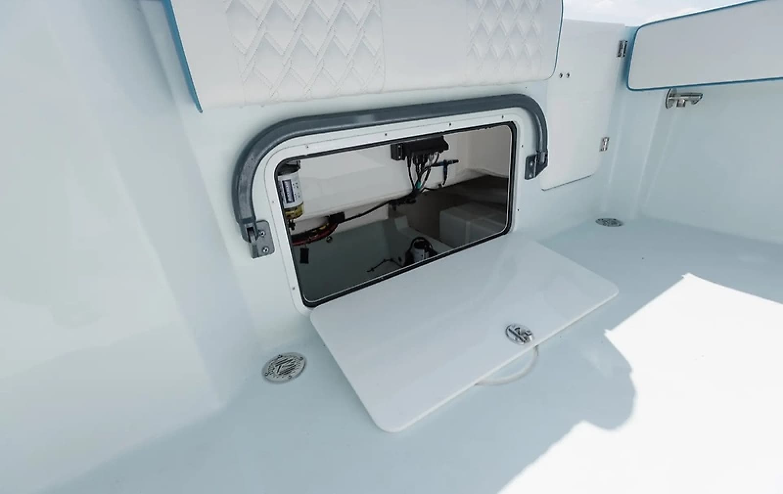 2027 Bimini 23 - Photo 13