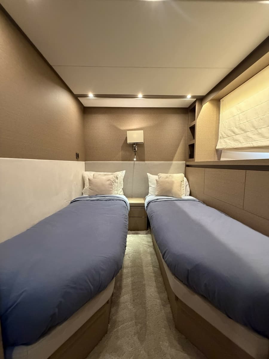 2018 Prestige 680 Flybridge - Photo 25