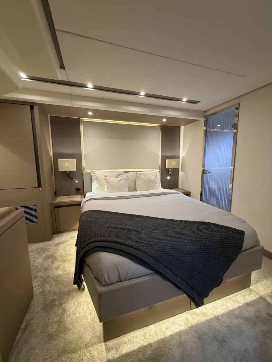 2018 Prestige 680 Flybridge - Photo 27