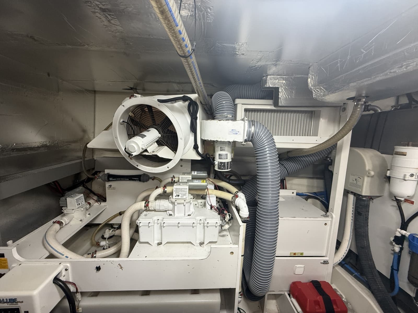 2018 Prestige 680 Flybridge - Photo 32