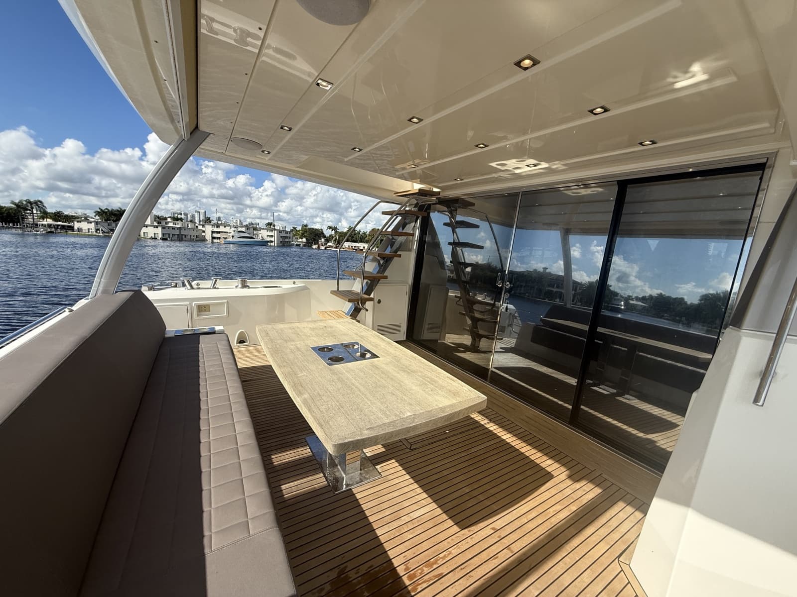 2018 Prestige 680 Flybridge - Photo 9