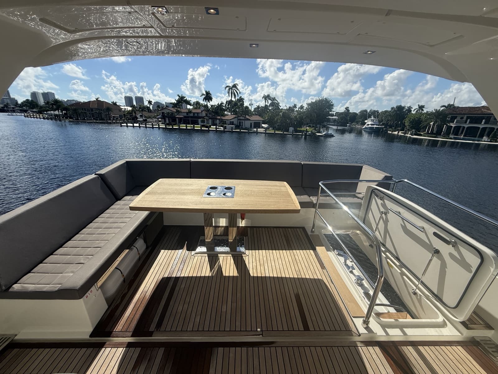 2018 Prestige 680 Flybridge - Photo 11