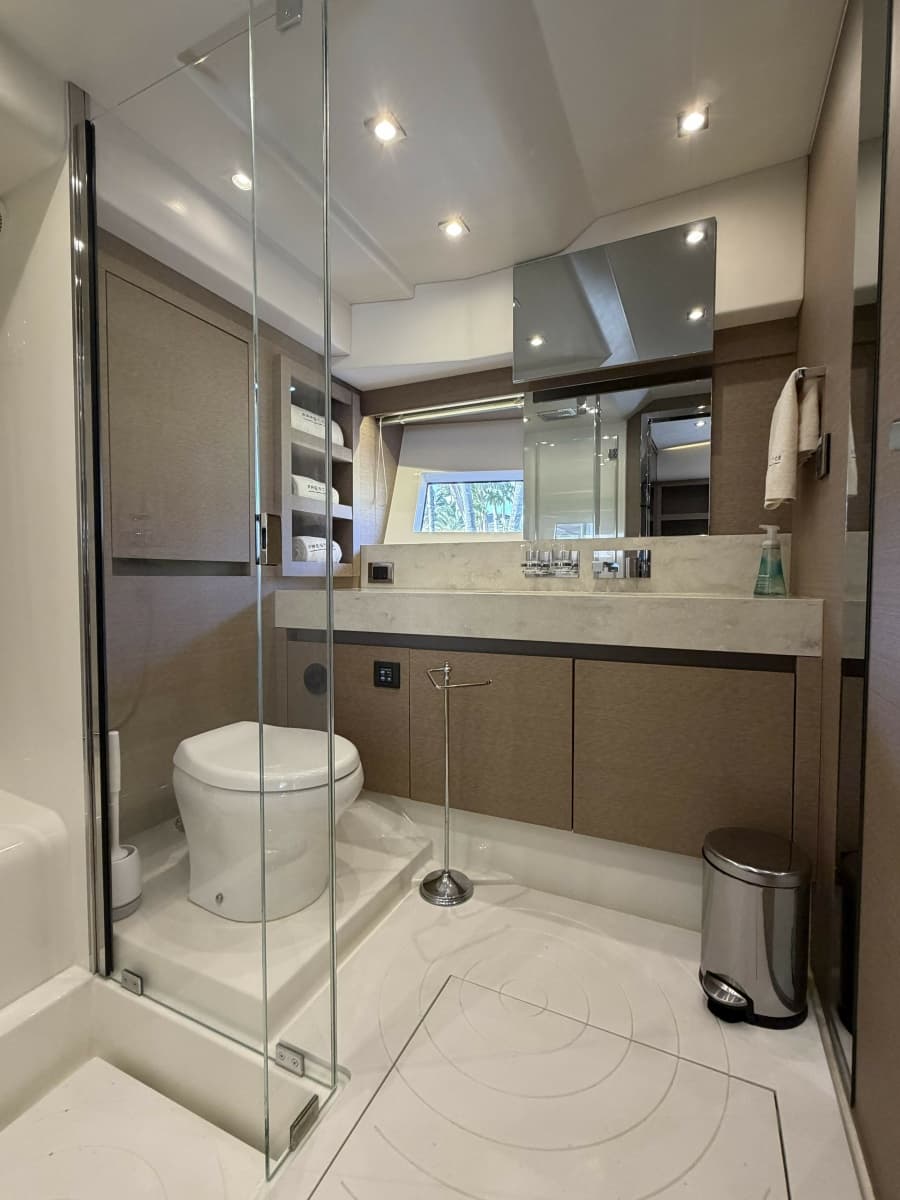 2018 Prestige 680 Flybridge - Photo 24