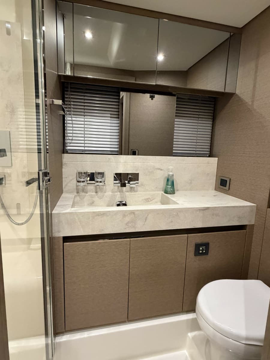2018 Prestige 680 Flybridge - Photo 26