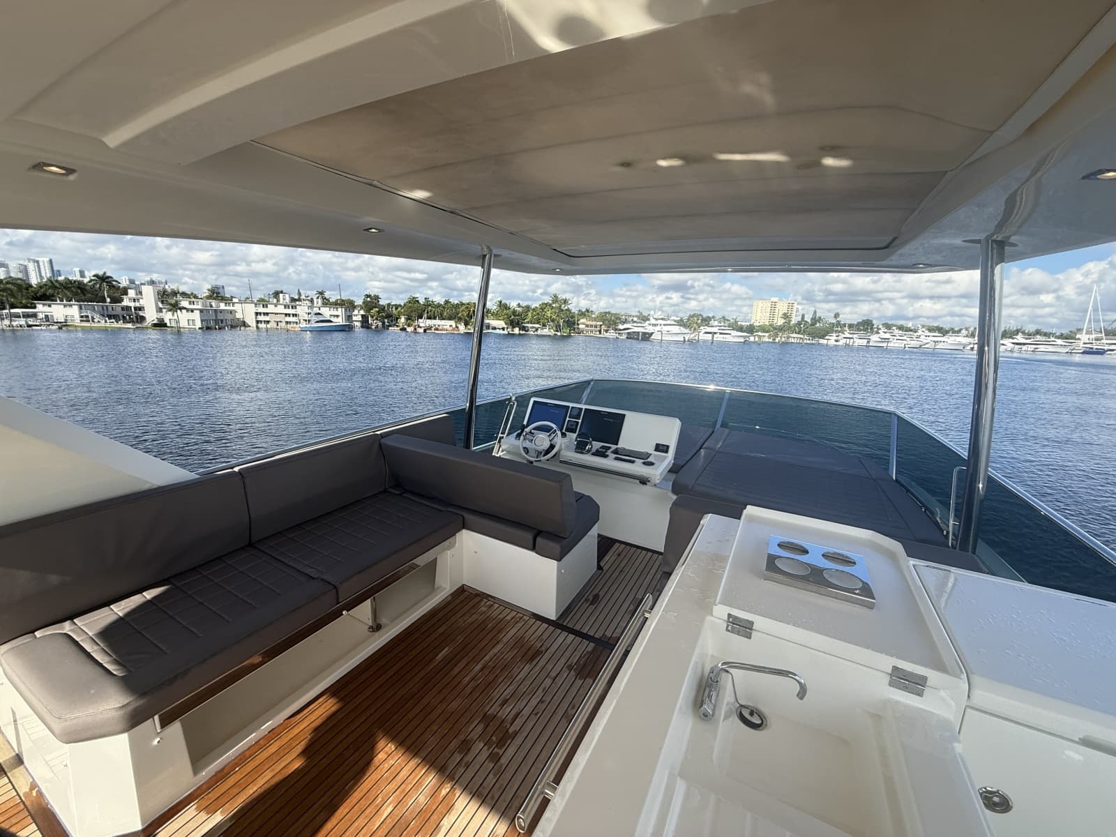 2018 Prestige 680 Flybridge - Photo 13