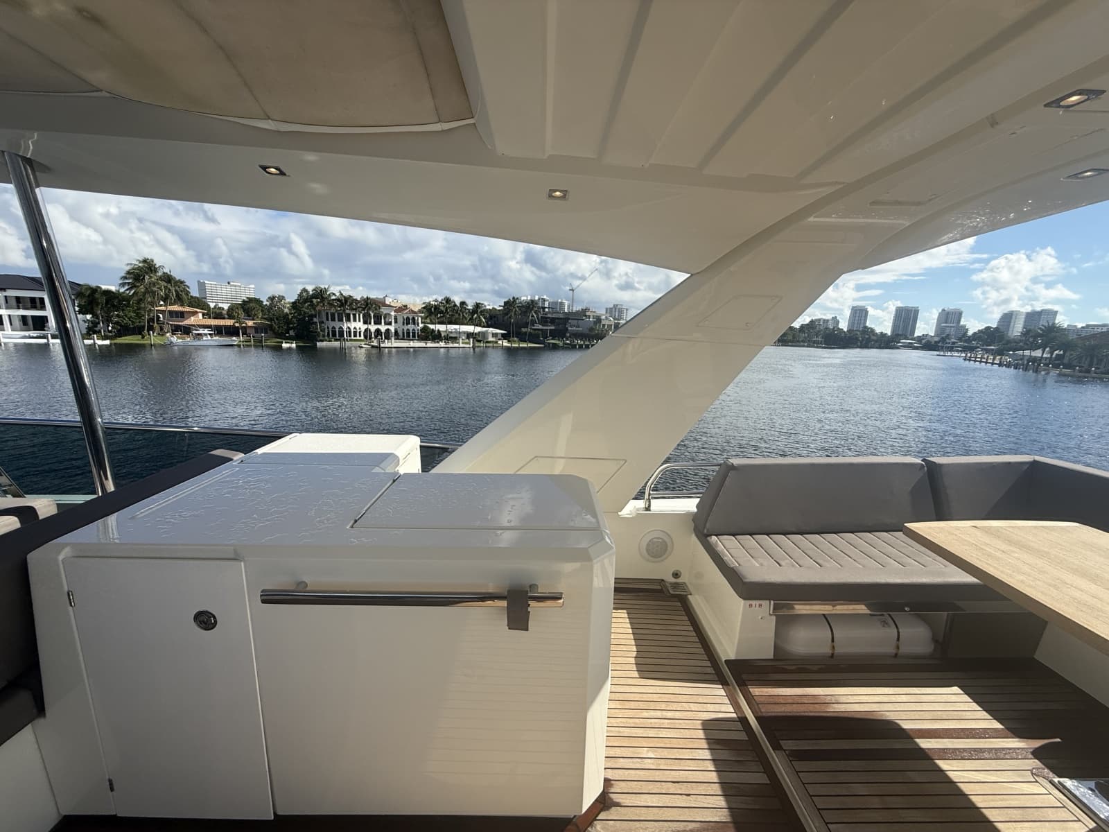 2018 Prestige 680 Flybridge - Photo 12