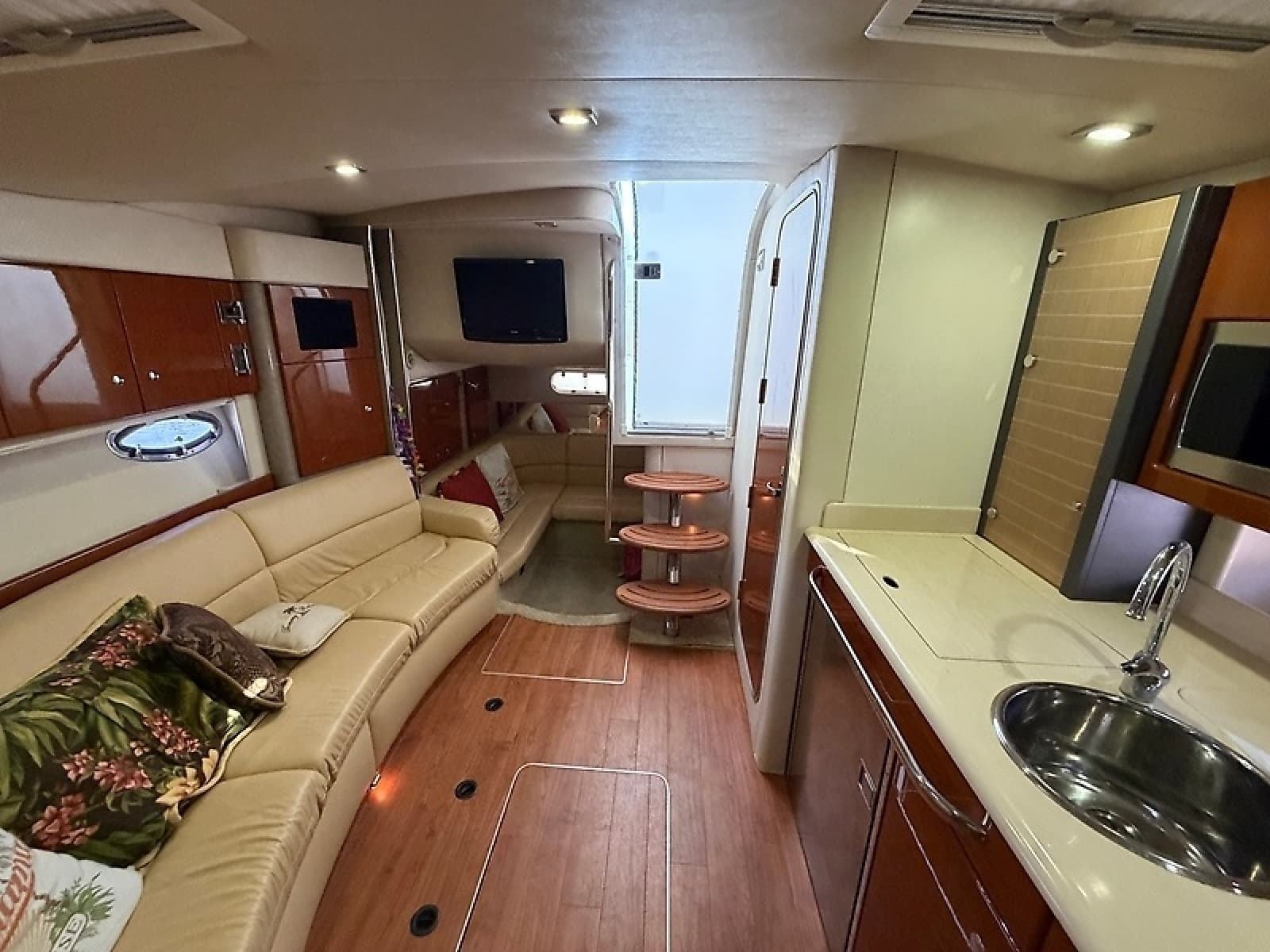 2009 Formula 34 Performance Cruiser - Photo 13