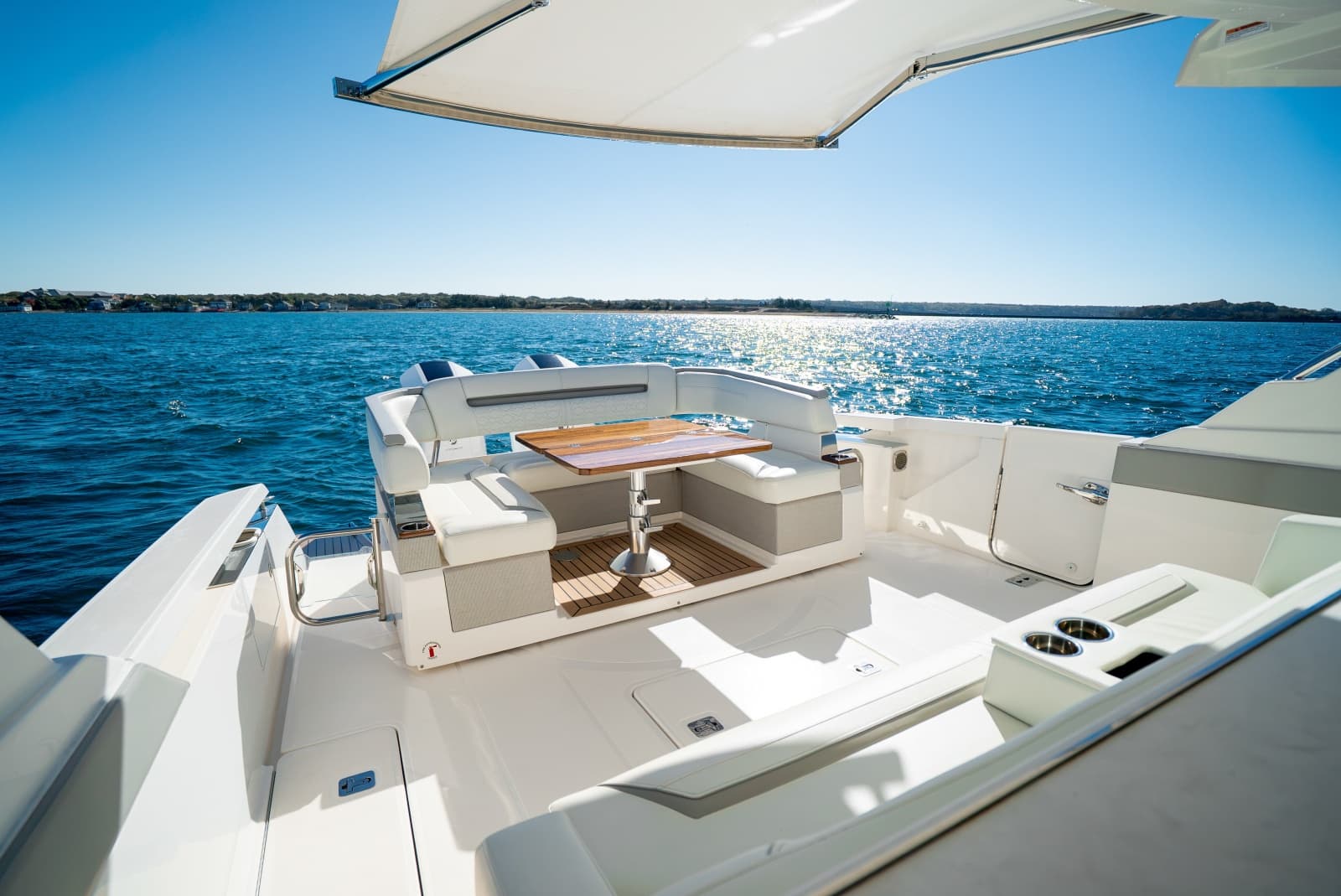 2023 Tiara Yachts 43 LS - Photo 14