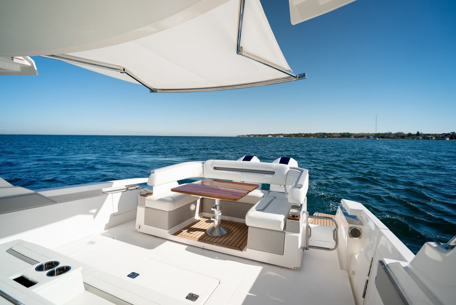 2023 Tiara Yachts 43 LS - Photo 15