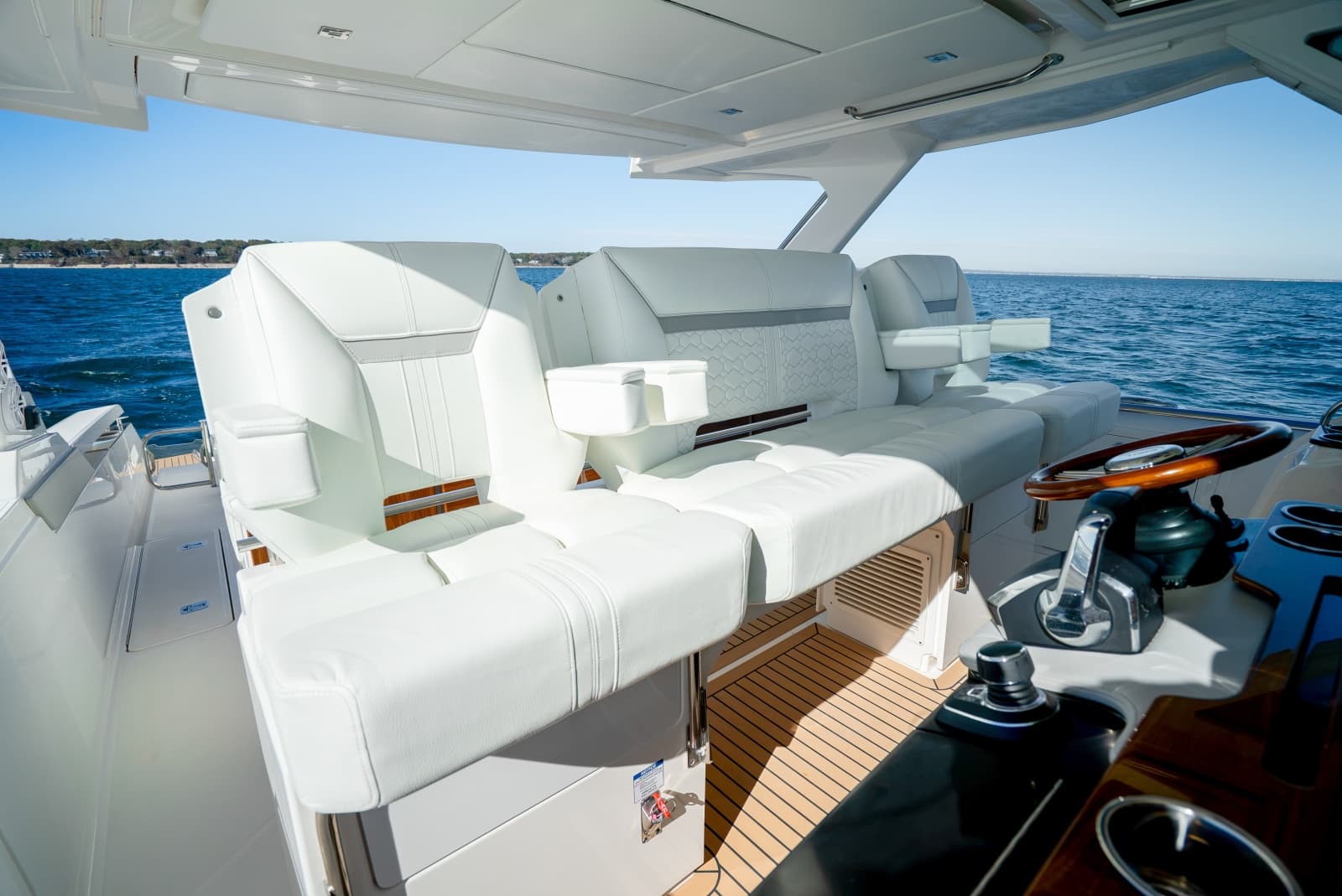 2023 Tiara Yachts 43 LS - Photo 28