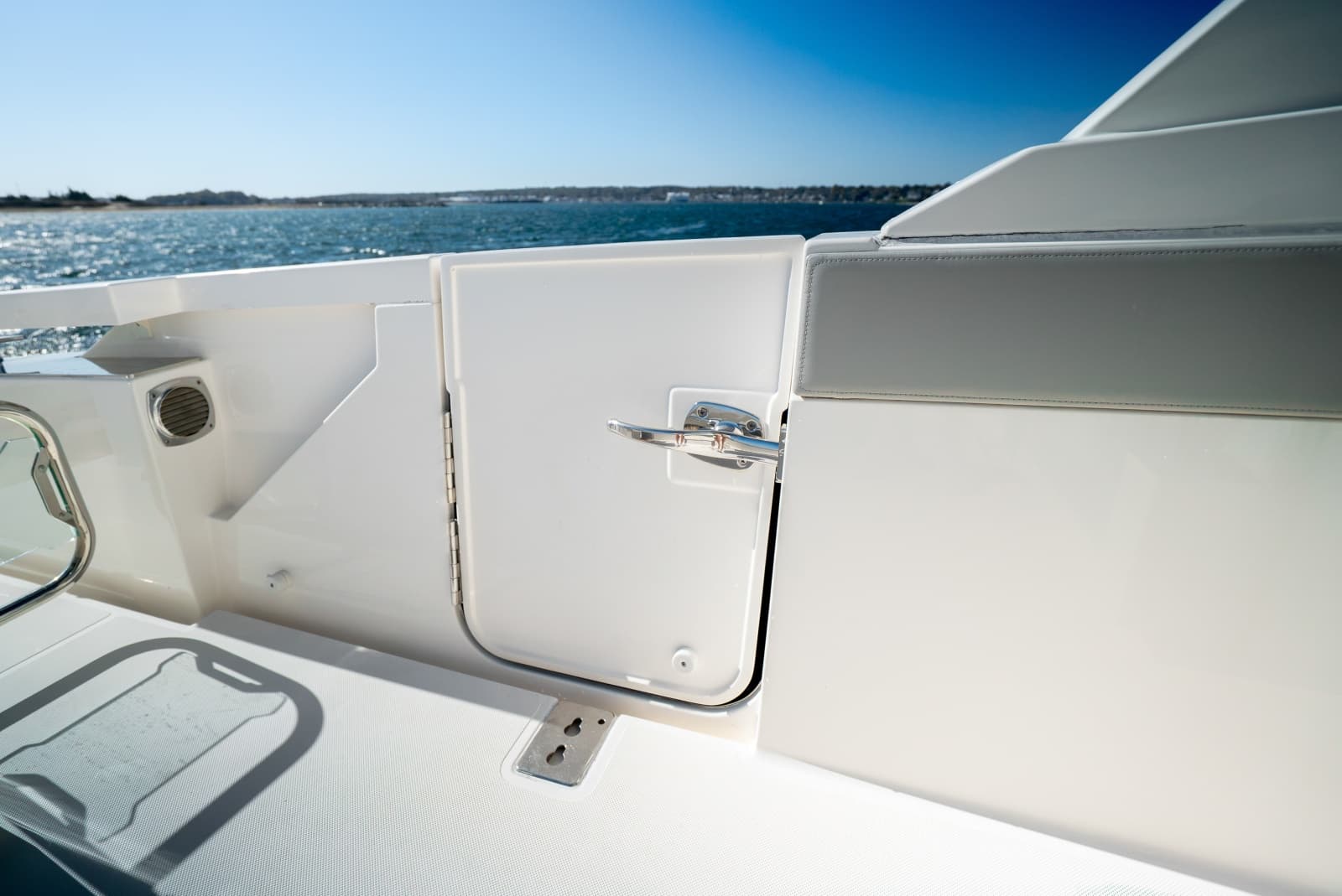 2023 Tiara Yachts 43 LS - Photo 21