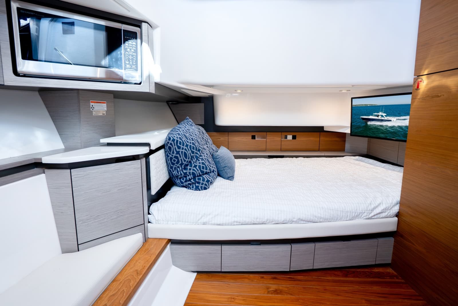 2023 Tiara Yachts 43 LS - Photo 39