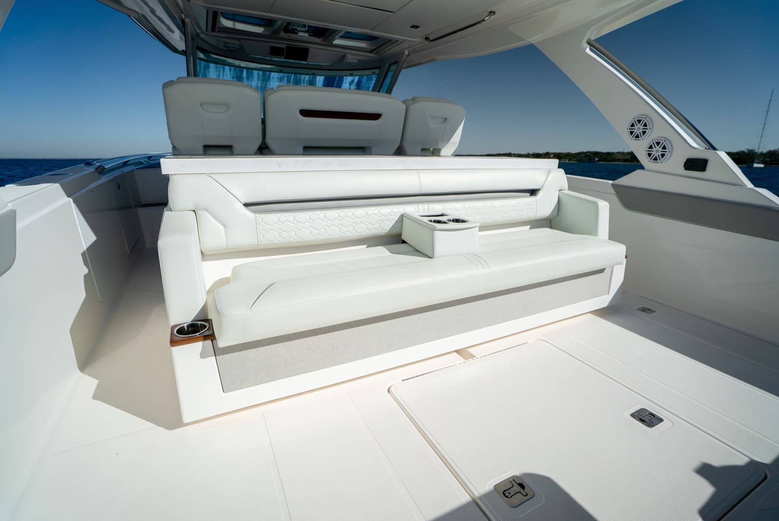 2023 Tiara Yachts 43 LS - Photo 19