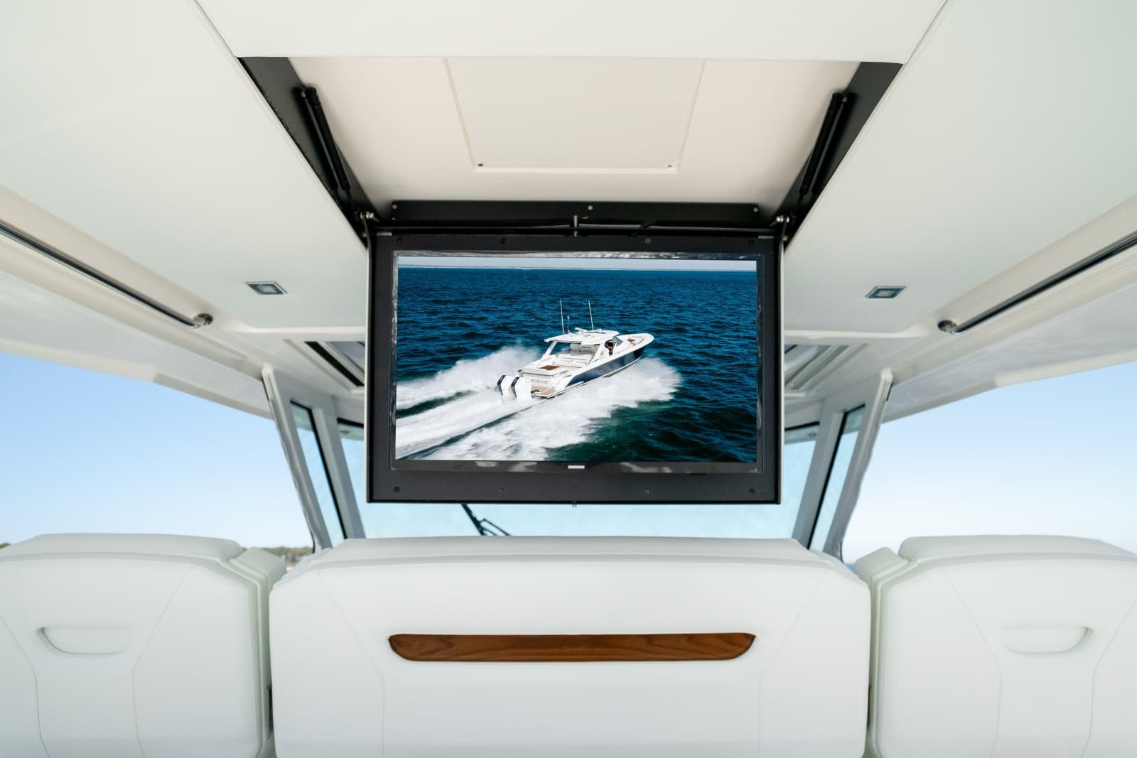 2023 Tiara Yachts 43 LS - Photo 27