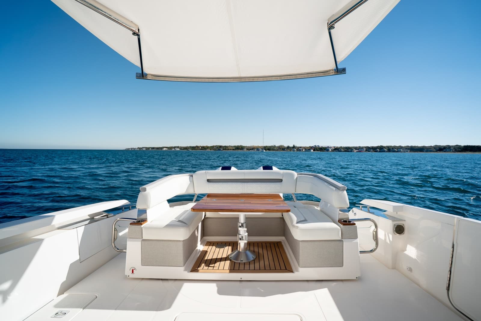 2023 Tiara Yachts 43 LS - Photo 16