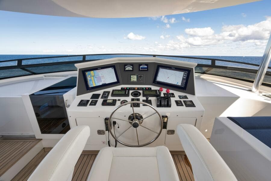 2002 Sovereign Raised Pilothouse - Photo 10