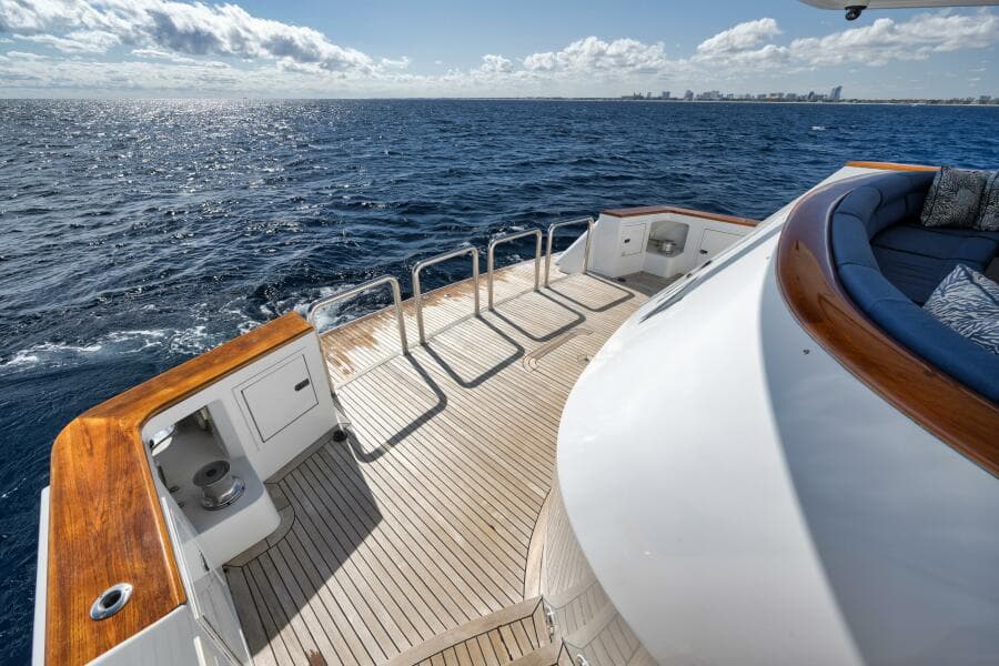 2002 Sovereign Raised Pilothouse - Photo 9