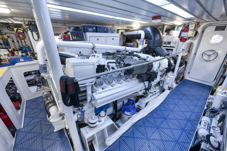 2002 Sovereign Raised Pilothouse - Photo 61