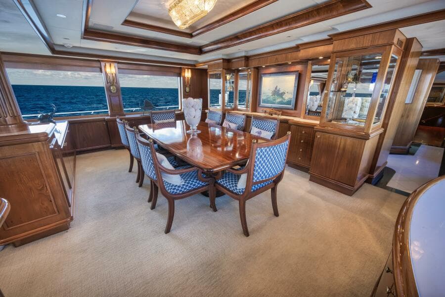 2002 Sovereign Raised Pilothouse - Photo 21