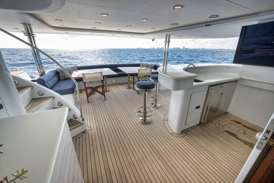 2002 Sovereign Raised Pilothouse - Photo 13