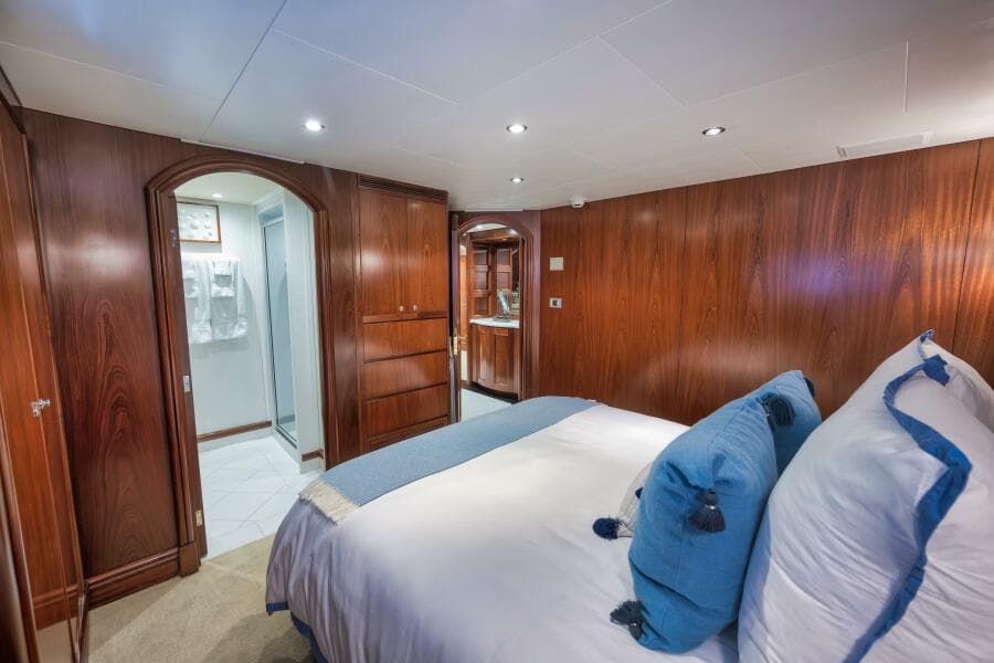 2002 Sovereign Raised Pilothouse - Photo 36