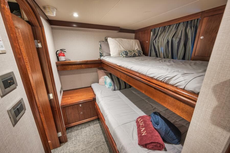 2002 Sovereign Raised Pilothouse - Photo 55