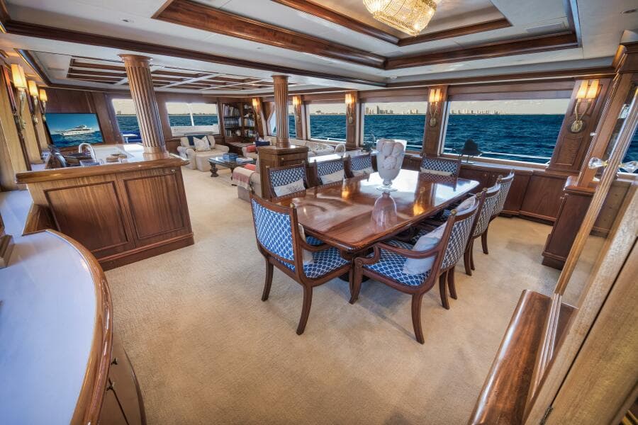2002 Sovereign Raised Pilothouse - Photo 22