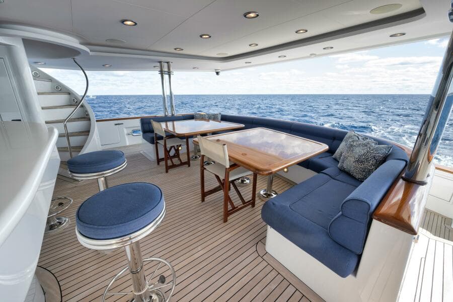 2002 Sovereign Raised Pilothouse - Photo 12