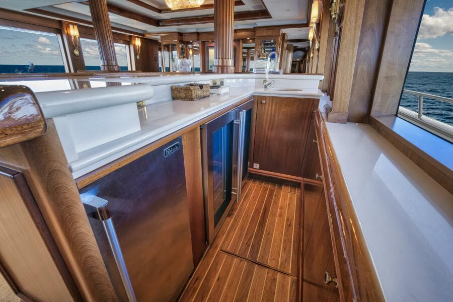 2002 Sovereign Raised Pilothouse - Photo 20