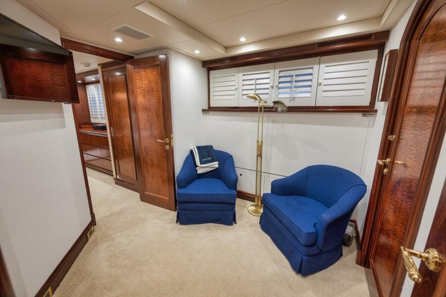 2002 Sovereign Raised Pilothouse - Photo 41