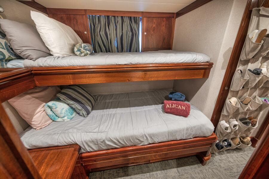 2002 Sovereign Raised Pilothouse - Photo 53