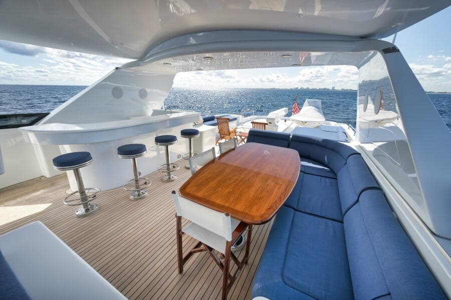 2002 Sovereign Raised Pilothouse - Photo 11