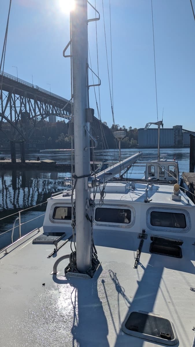 1998 Custom 42' Pilothouse Sailboat - Photo 9