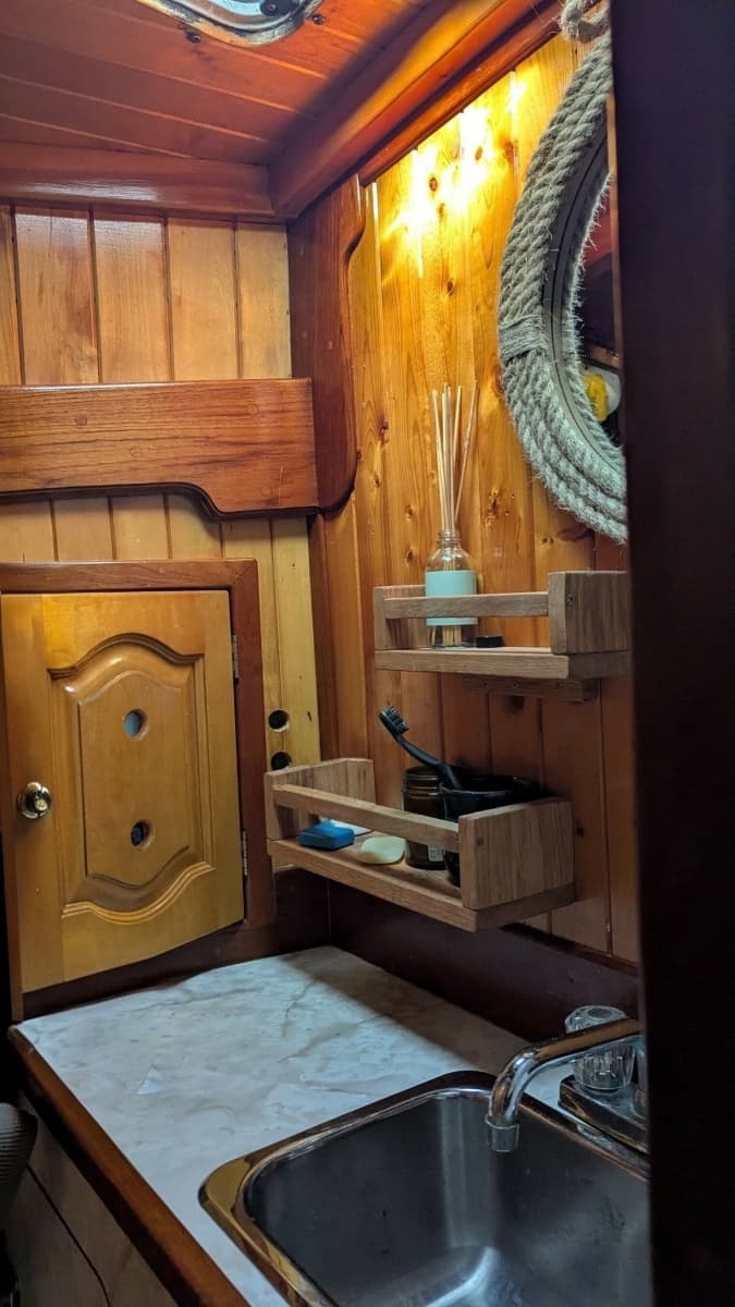 1998 Custom 42' Pilothouse Sailboat - Photo 26