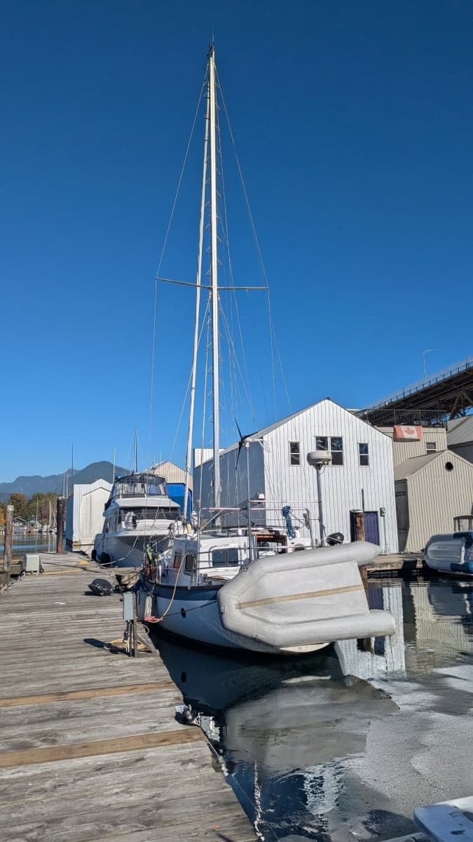 1998 Custom 42' Pilothouse Sailboat - Photo 8