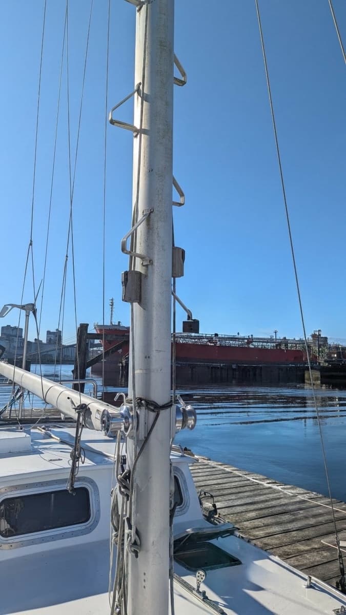 1998 Custom 42' Pilothouse Sailboat - Photo 10