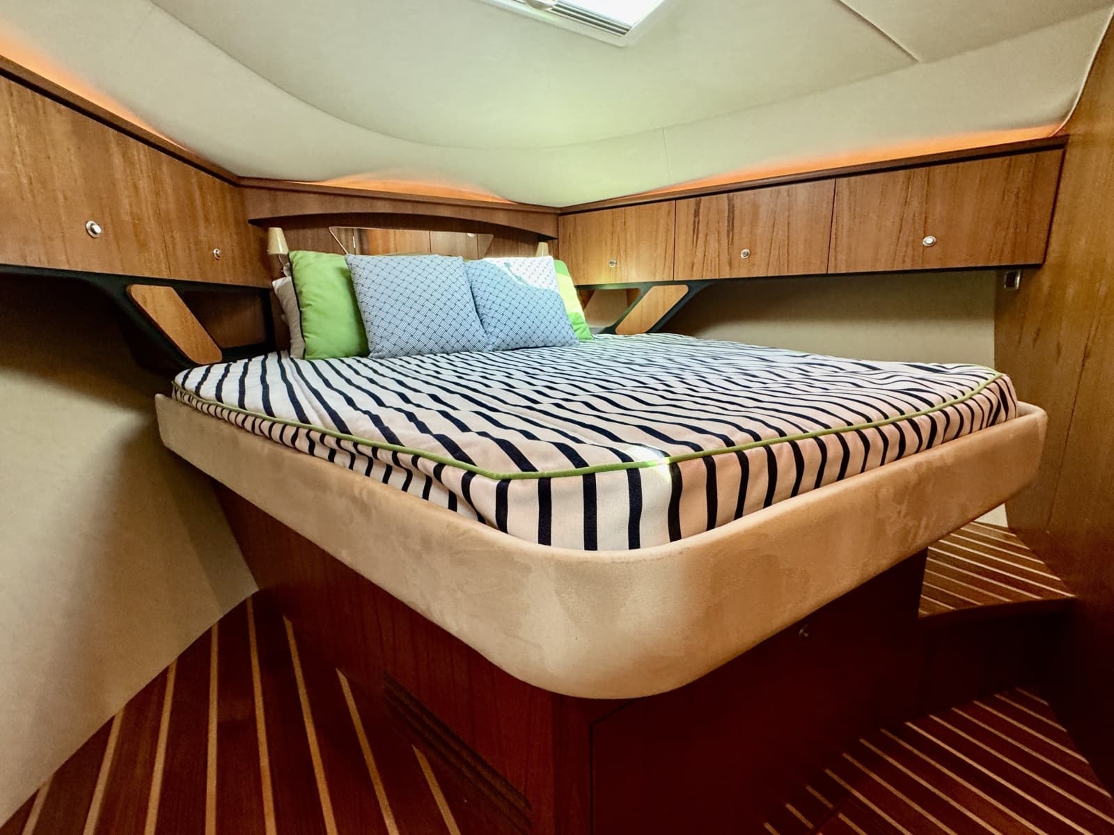 2006 Tiara Yachts 4300 Sovran - Photo 53