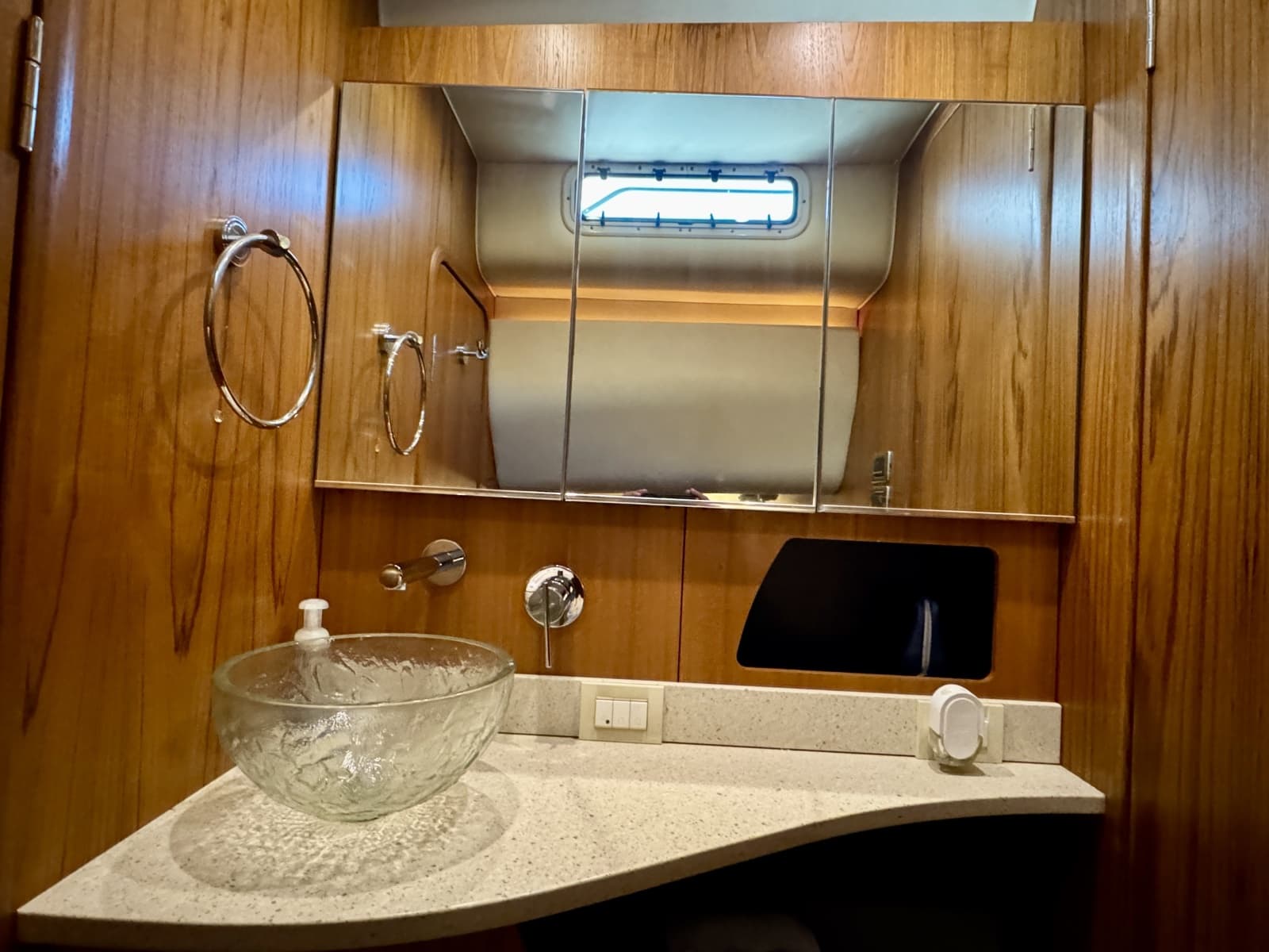2006 Tiara Yachts 4300 Sovran - Photo 49