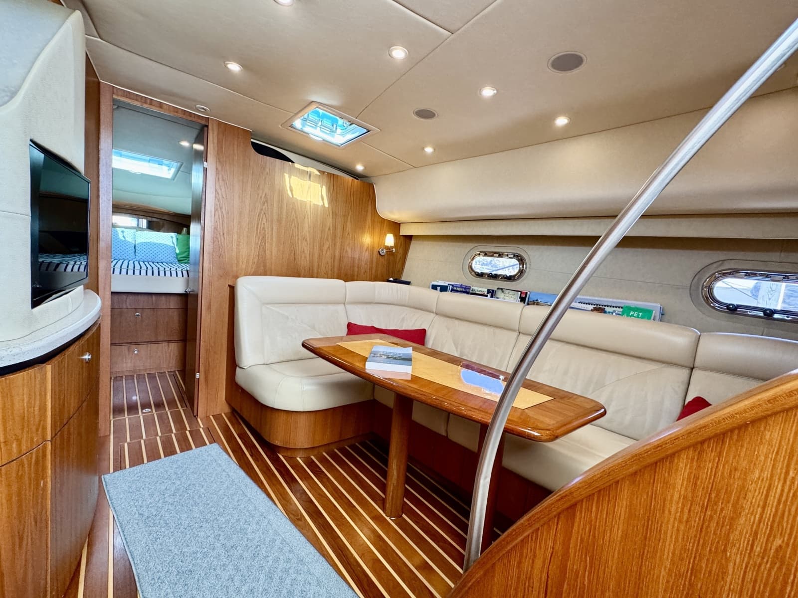 2006 Tiara Yachts 4300 Sovran - Photo 38