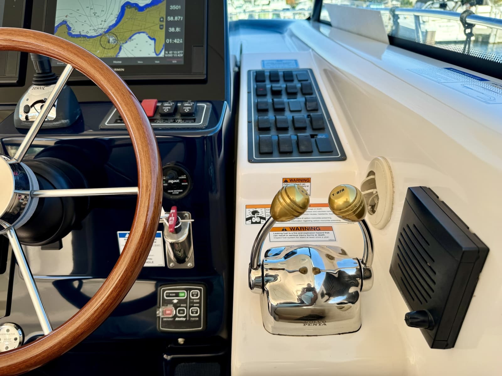 2006 Tiara Yachts 4300 Sovran - Photo 32