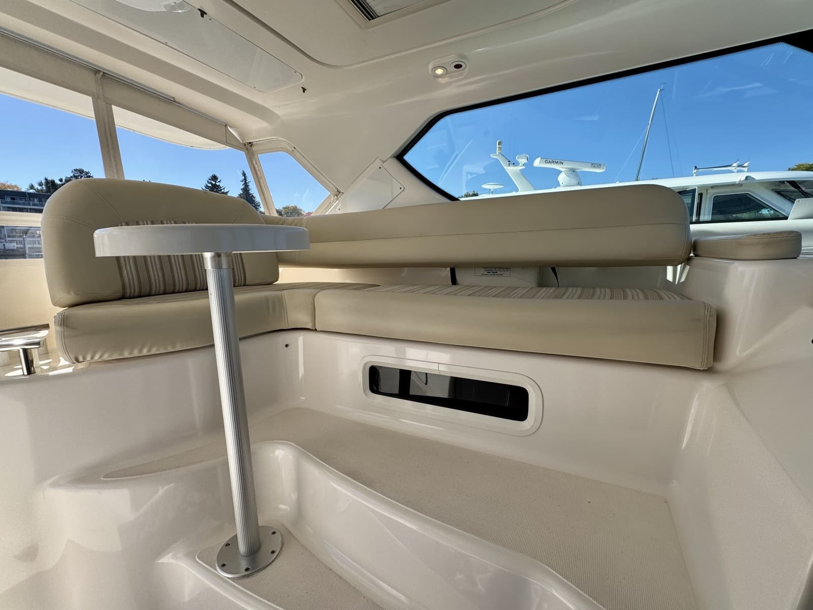 2006 Tiara Yachts 4300 Sovran - Photo 23