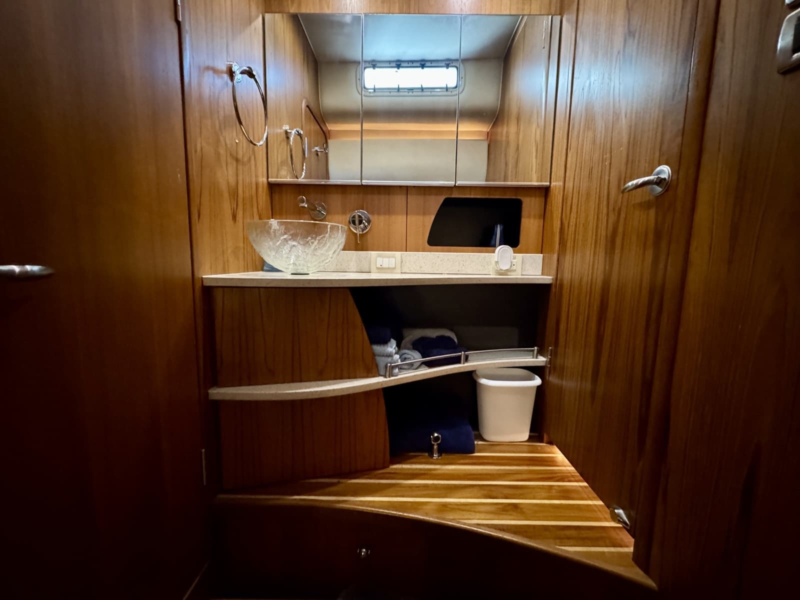 2006 Tiara Yachts 4300 Sovran - Photo 48