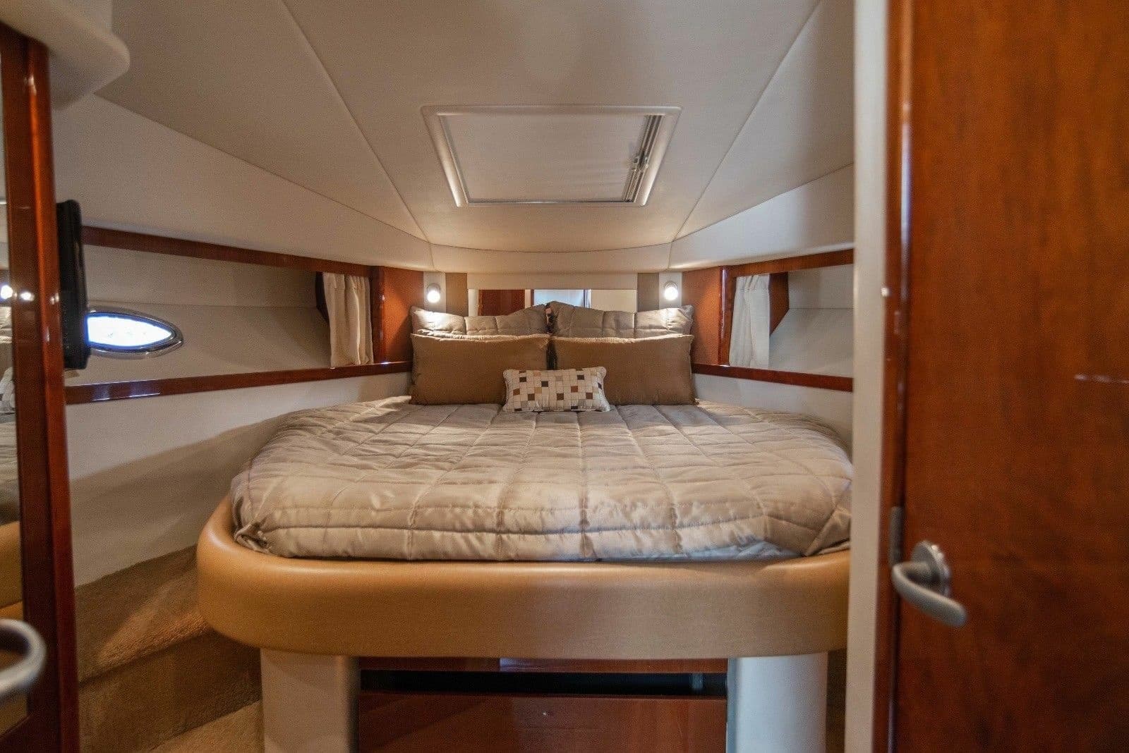 2010 Sea Ray 390 Sundancer - Photo 35