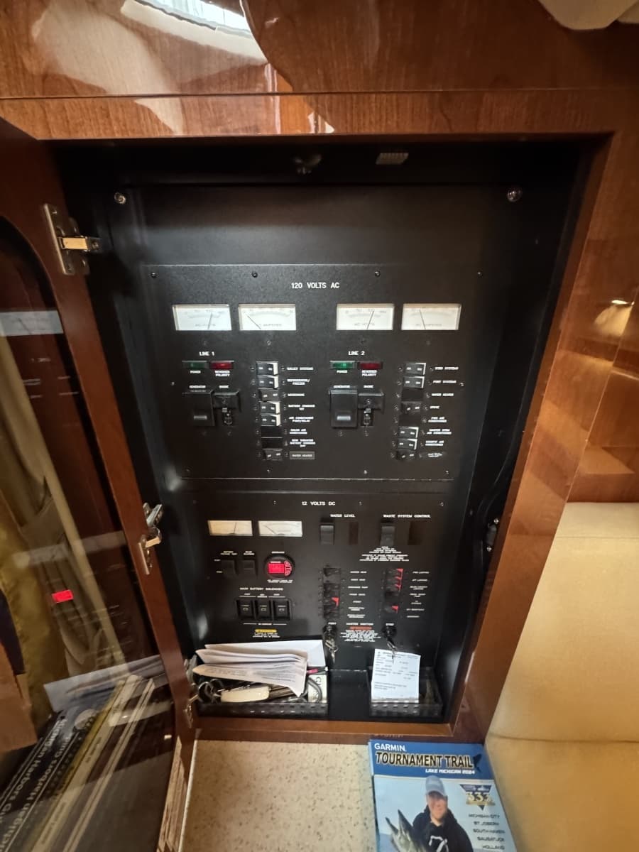 2010 Sea Ray 390 Sundancer - Photo 38