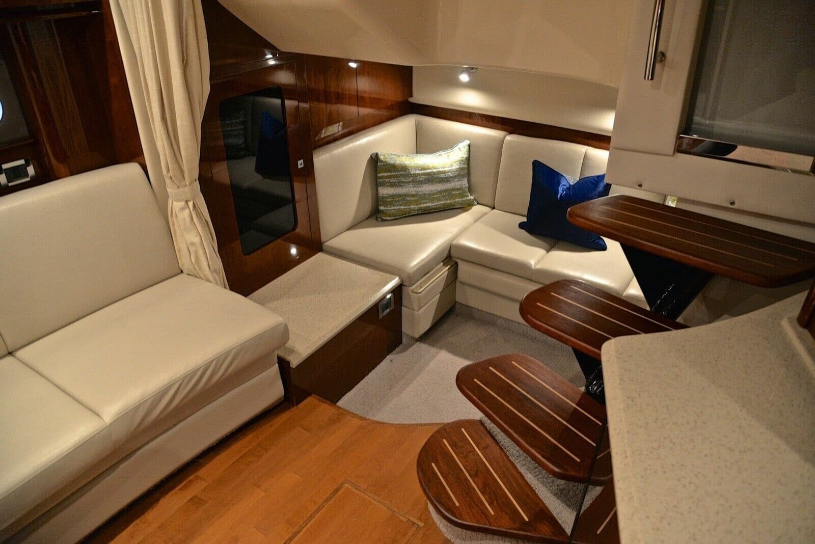 2010 Sea Ray 390 Sundancer - Photo 36